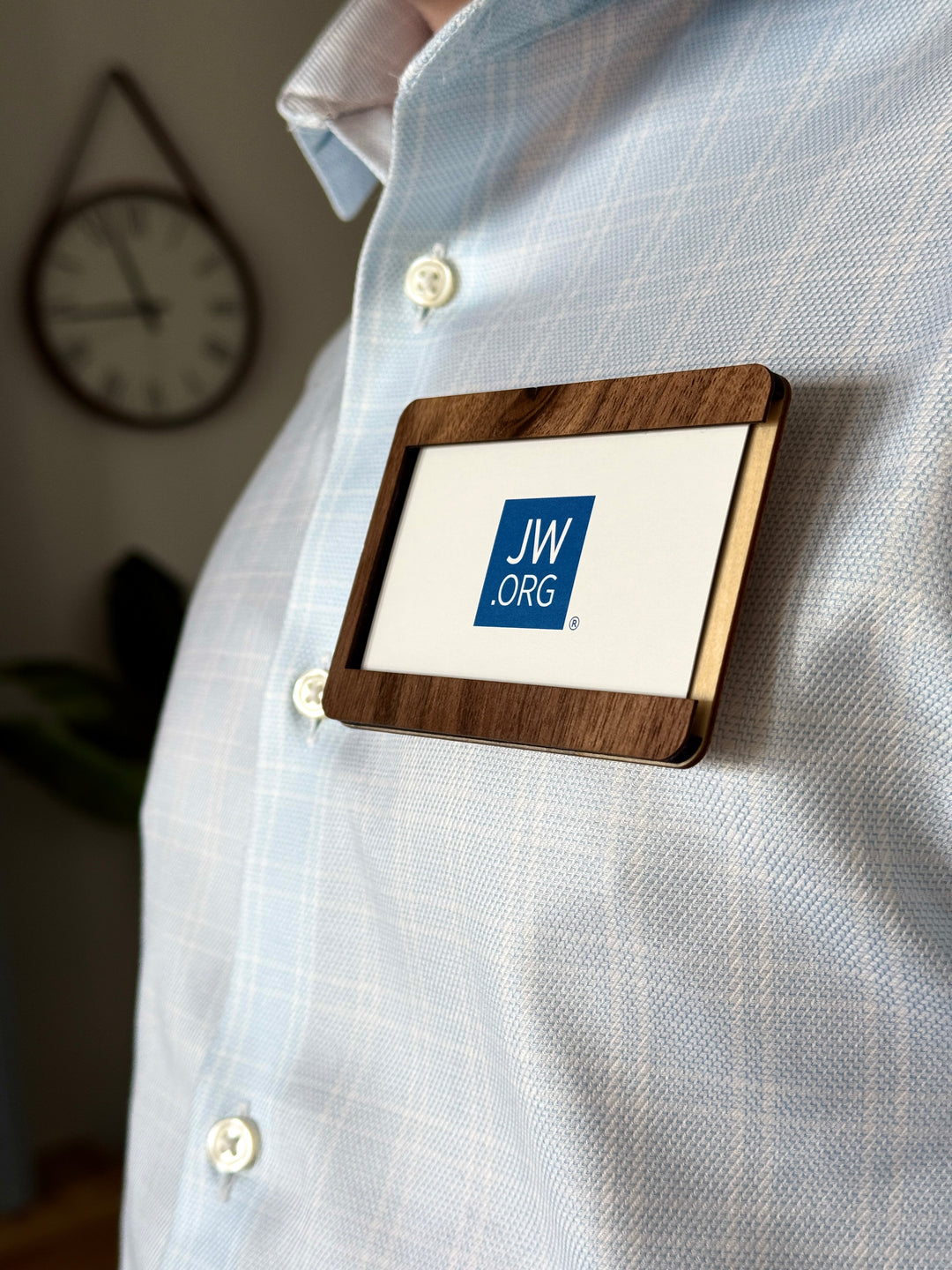 Wood Card Holders- Holds 8 Cards! Magnet or Clip. Study/Contact Cards or Business Cards