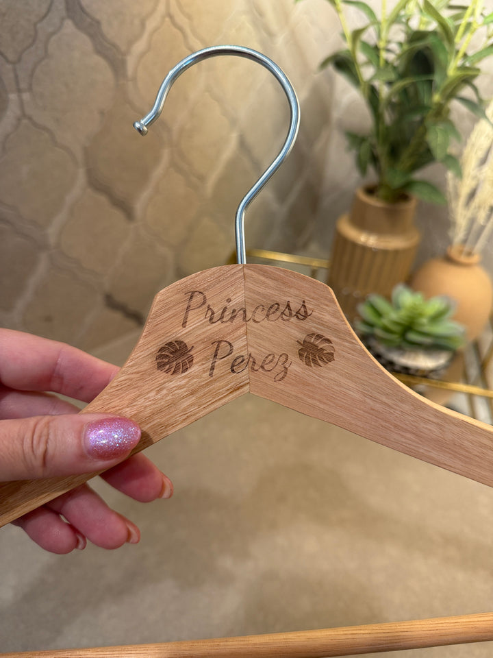 Deluxe Engraved Hanger